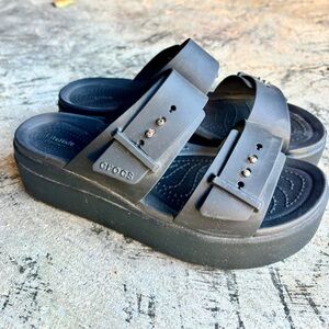 Crocs Brooklyn Low Wedge Sandal - Black - Women's 8